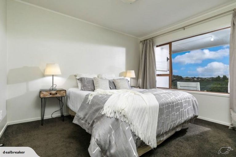 Photo of property in 1/744 Te Atatu Road, Te Atatu Peninsula, Auckland, 0610