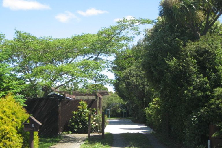 Photo of property in 8 Malabar Crescent, Broomfield, Christchurch, 8042