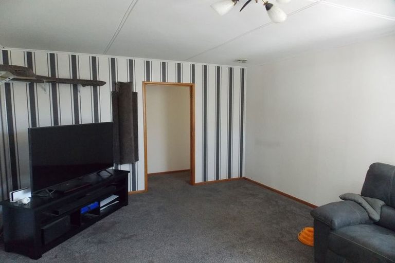 Photo of property in 16 Jackson Avenue, Highbury, Palmerston North, 4412