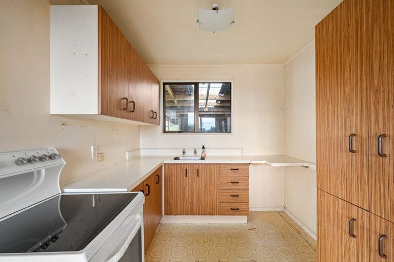 Photo of property in 14 Rehia Road, Massey, Auckland, 0614