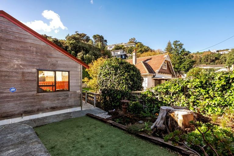 Photo of property in 10a Mersey Street, Island Bay, Wellington, 6023