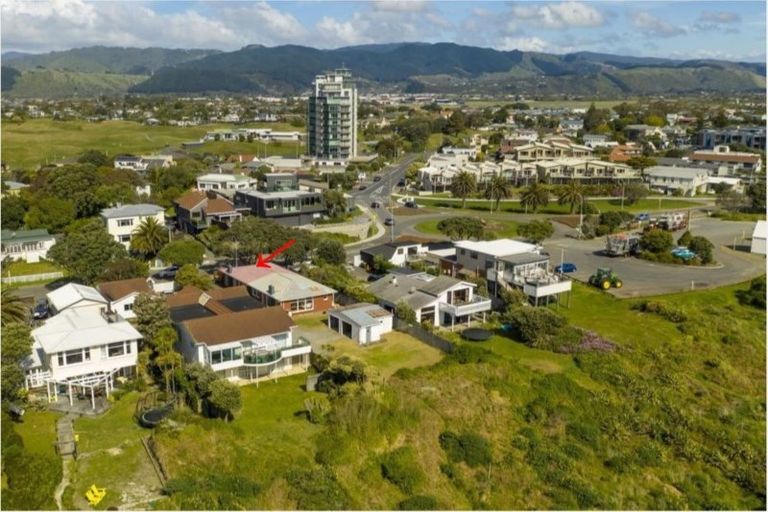 Photo of property in 5a Manly Street, Paraparaumu Beach, Paraparaumu, 5032