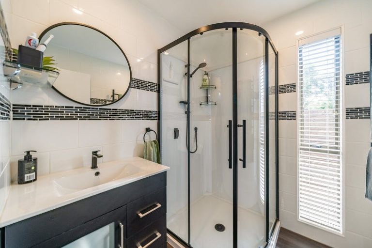 Photo of property in 33 Fenchurch Grove, Stokes Valley, Lower Hutt, 5019