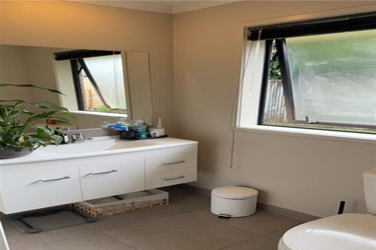 Photo of property in 32 Nielsen Gardens, Rototuna, Hamilton, 3210