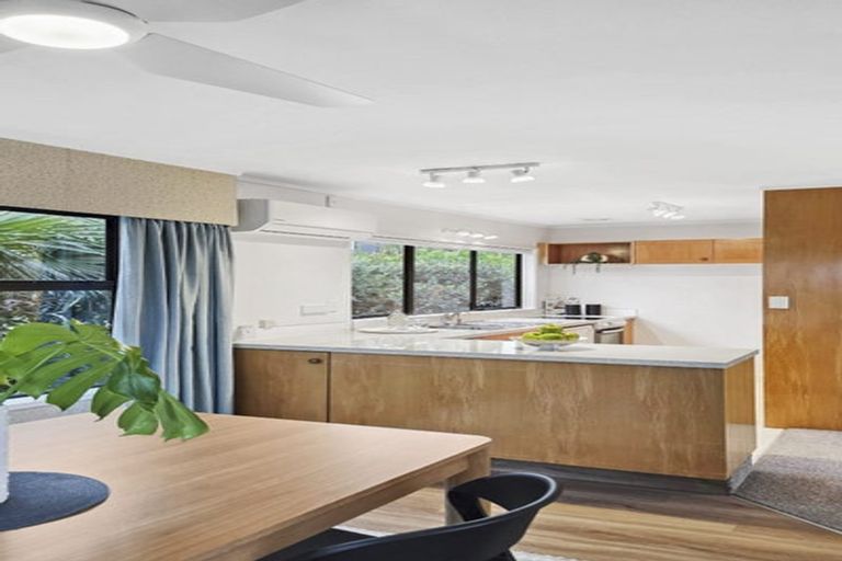 Photo of property in 1/2 Kowhai Road, Campbells Bay, Auckland, 0630