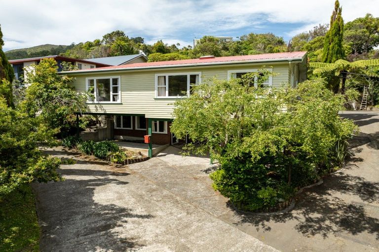 Photo of property in 78 Parkvale Road, Karori, Wellington, 6012