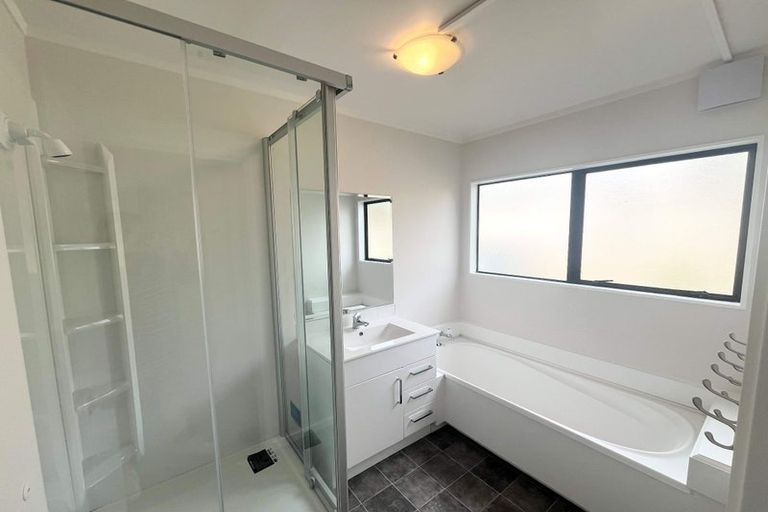 Photo of property in 16 Ebony Place, Massey, Auckland, 0614