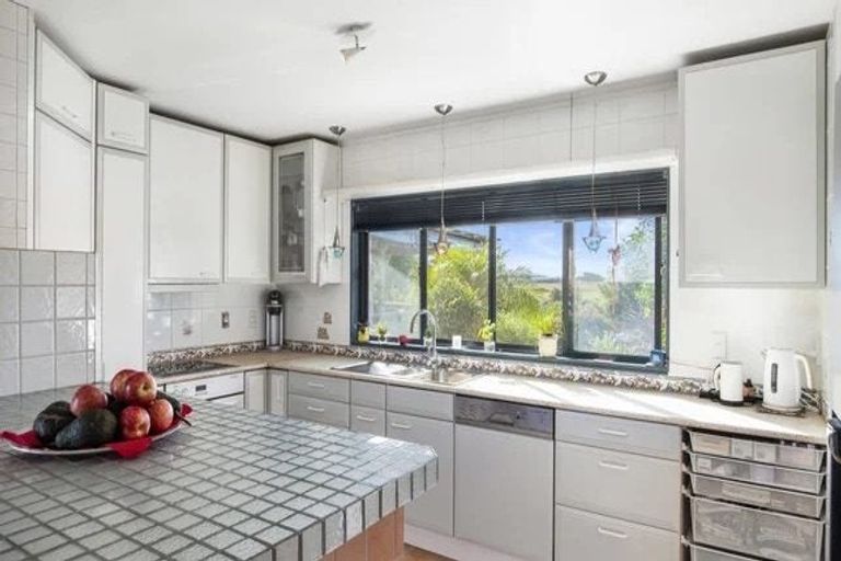 Photo of property in 10 Jenny Lane, Waiuku, 2123