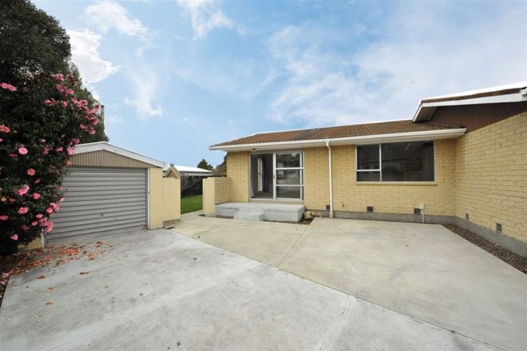 Photo of property in 6 Bowman Place, Sockburn, Christchurch, 8042
