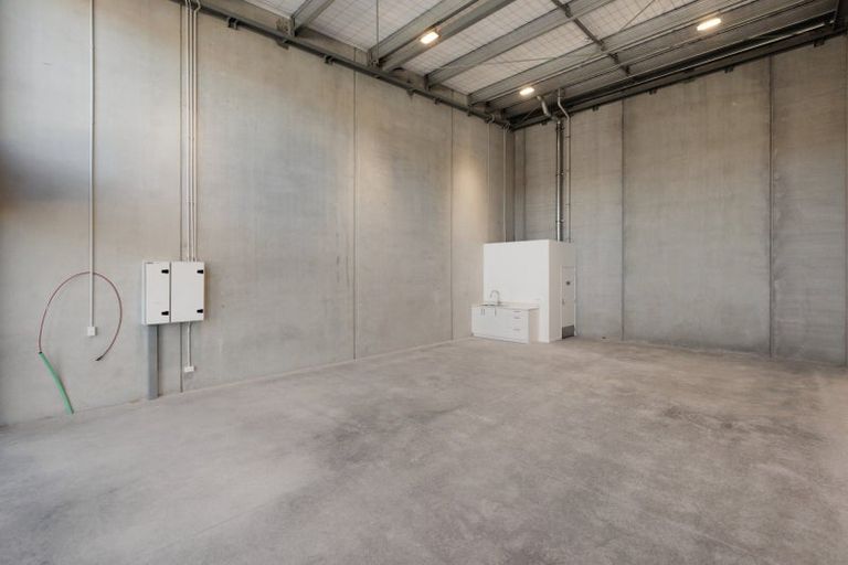 Photo of property in 55 Whati Lane, Henderson, Auckland, 0612