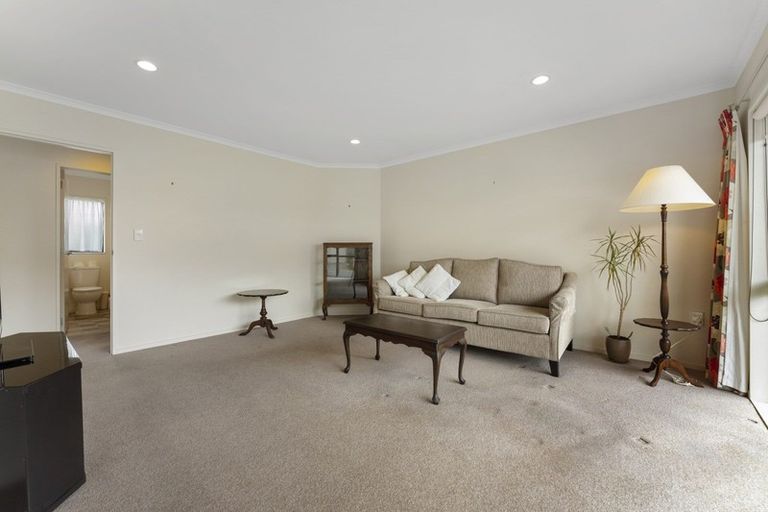 Photo of property in Rangeview Villas, 38/9 Fuller Close, Levin, 5510