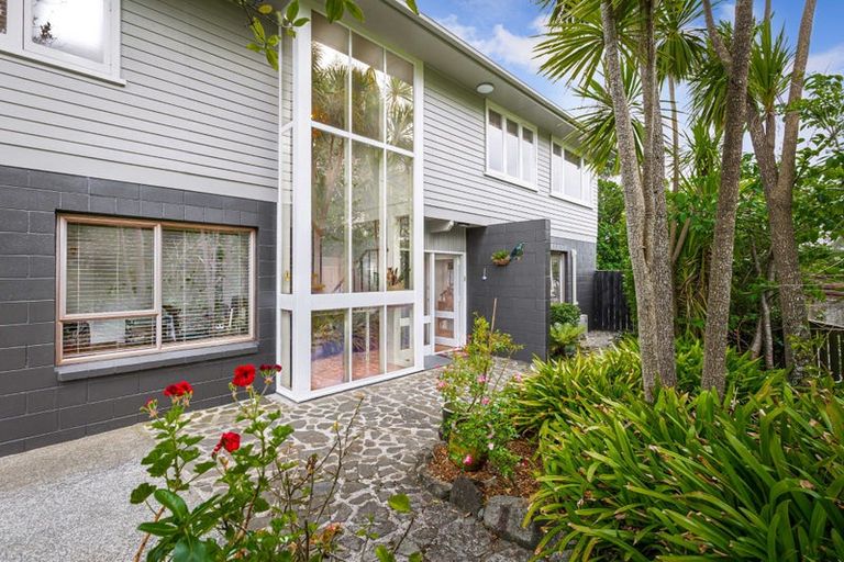 Photo of property in 42 Konini Road, Titirangi, Auckland, 0604