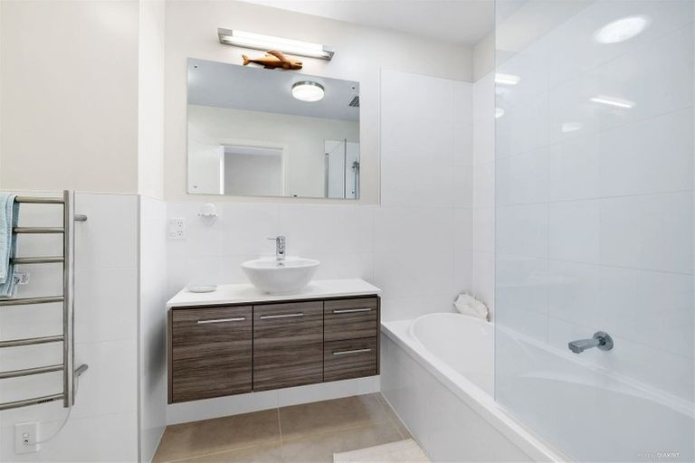 Photo of property in 39 Landmark Terrace, Orewa, 0931