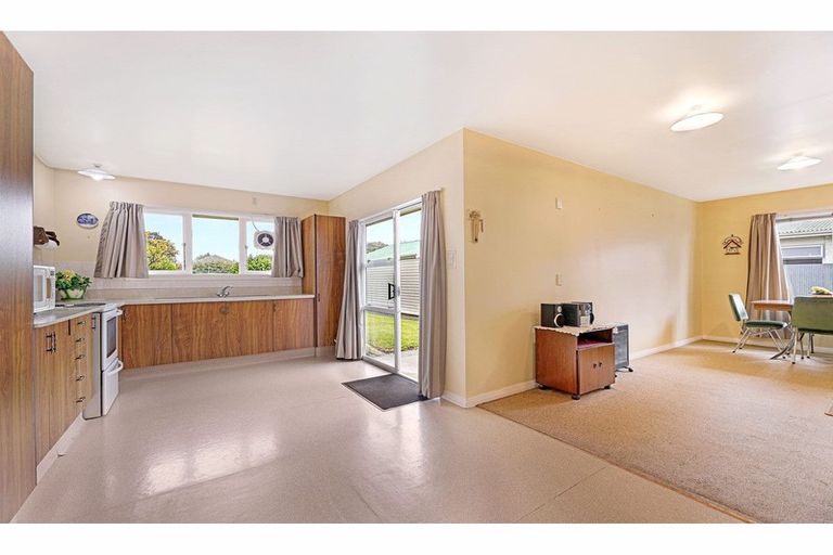 Photo of property in 1 Shaftesbury Street, Avonhead, Christchurch, 8042
