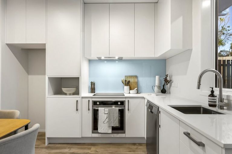 Photo of property in 7d Camrose Place, Glenfield, Auckland, 0629