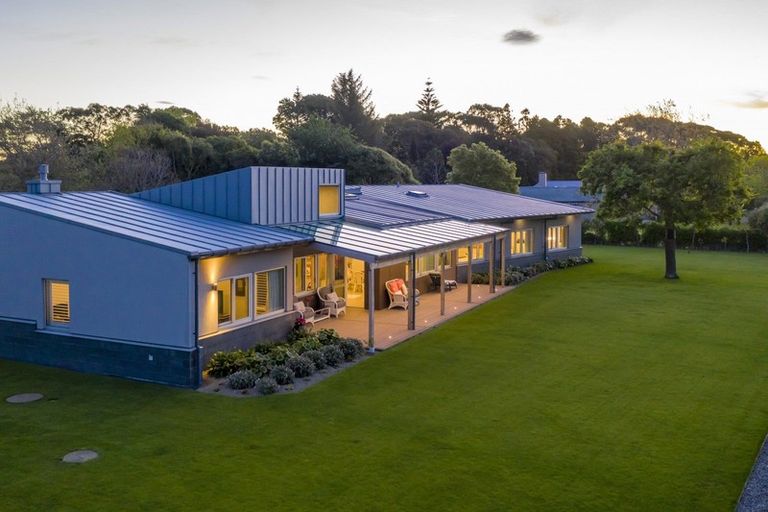 Photo of property in 6 Bressay Way, Waikanae, 5036
