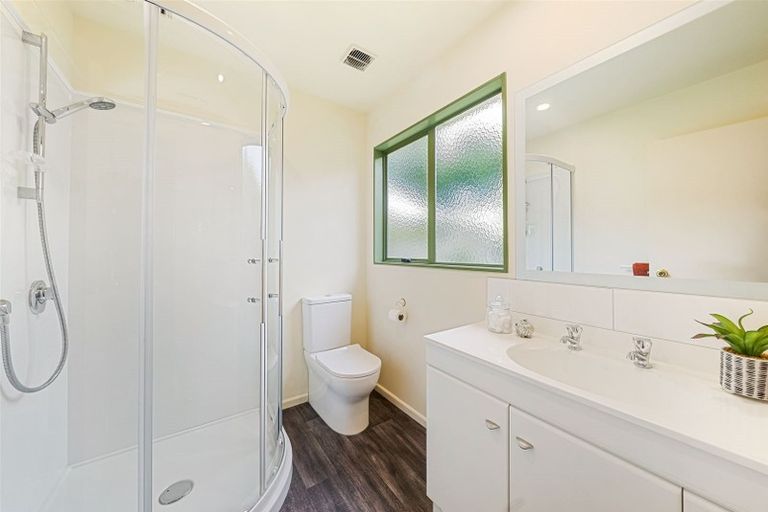 Photo of property in 20 Lanyon Place, Whitby, Porirua, 5024