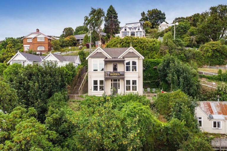 Photo of property in 143 Queen Street, North Dunedin, Dunedin, 9016