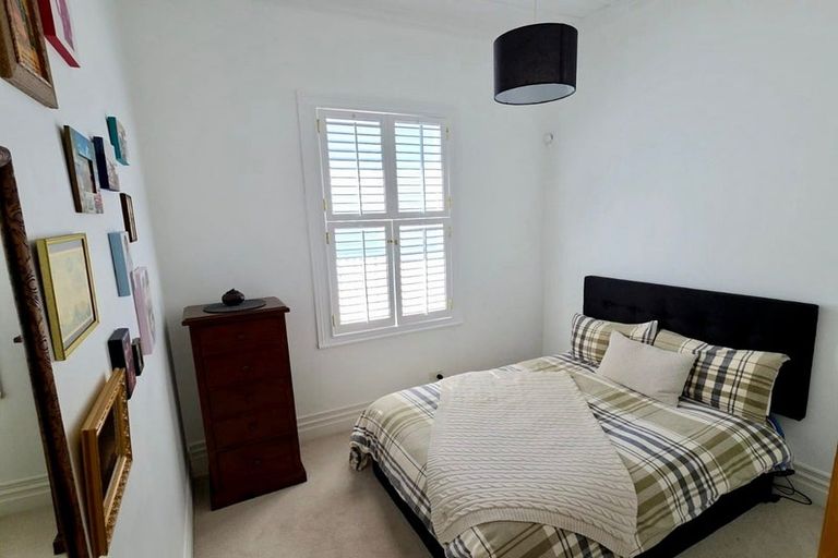 Photo of property in 33 Church Street, Devonport, Auckland, 0624