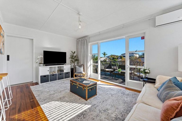 Photo of property in 1/15 Stanley Avenue, Milford, Auckland, 0620