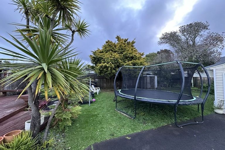 Photo of property in 42 Hilling Street, Titirangi, Auckland, 0604