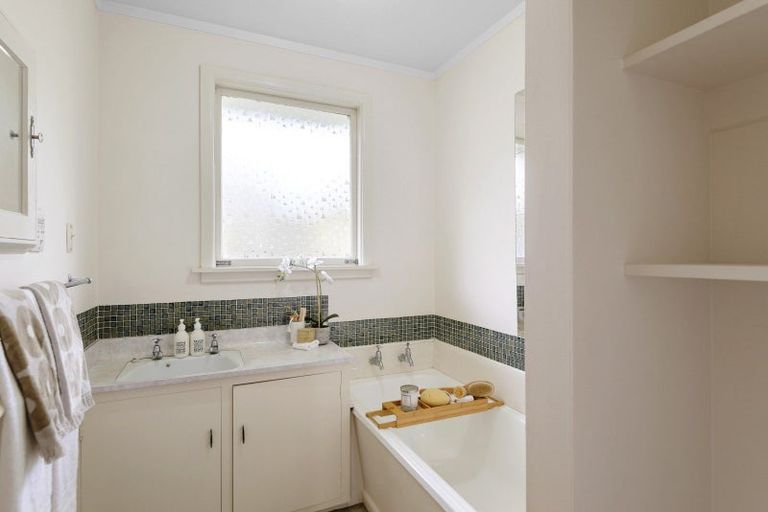 Photo of property in 15 Ostend Place, Avonhead, Christchurch, 8042