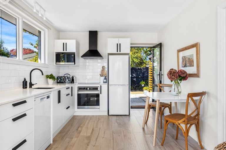 Photo of property in 1/98 Perry Street, Papanui, Christchurch, 8053