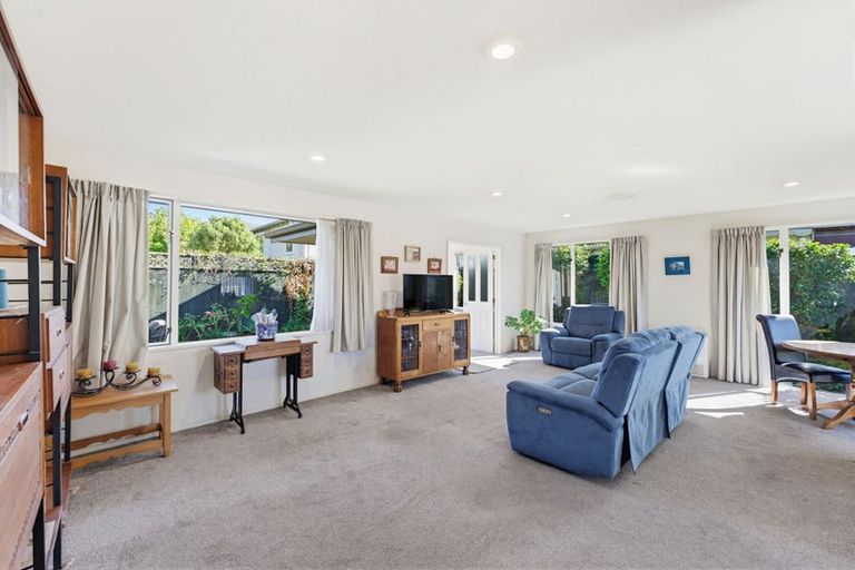 Photo of property in 2/2a Chalmers Street, Highfield, Timaru, 7910