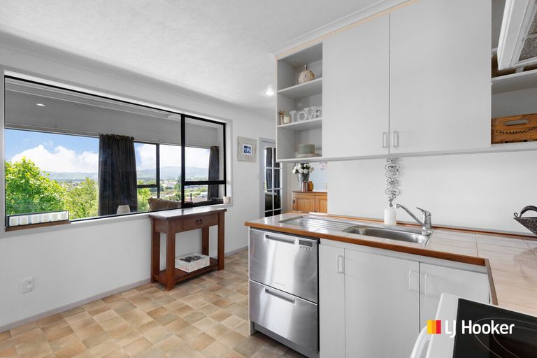 Photo of property in 19 Braeside, Kinmont Park, Mosgiel, 9024