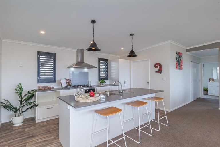 Photo of property in 6 Arataki Grove, Waitarere Beach, Levin, 5510