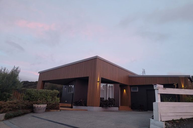 Photo of property in 47 Seymour Grove, Kingsley Heights, Upper Hutt, 5018