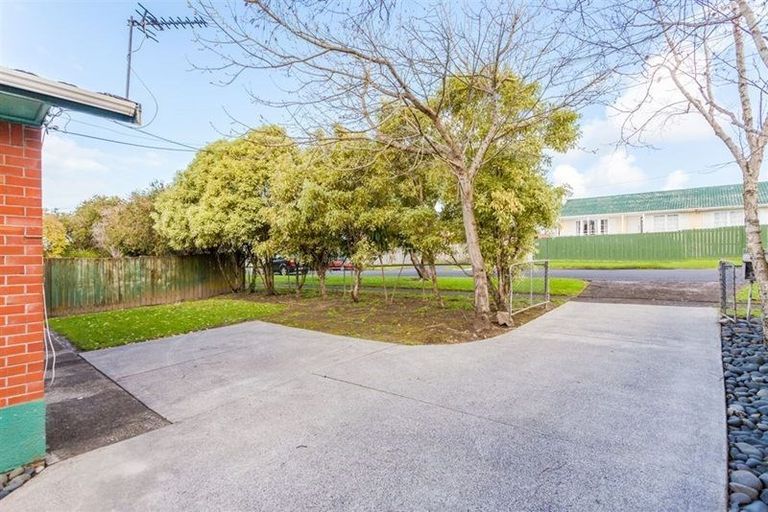 Photo of property in 11 Rewa Street, New Lynn, Auckland, 0600