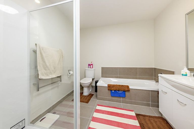 Photo of property in 55 Phar Lap Crescent, Takanini, 2112