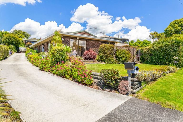 Photo of property in 101 Colwill Road, Massey, Auckland, 0614