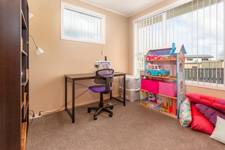 Photo of property in 19 Paterson Avenue, Pukekohe, 2120