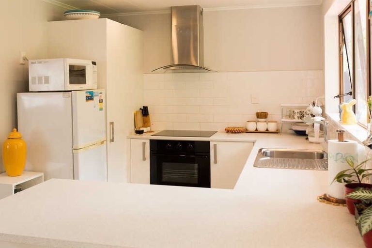 Photo of property in 32a Mahana Road, Paraparaumu Beach, Paraparaumu, 5032