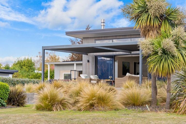 Photo of property in 12 Flora Dora Parade, Lake Hawea, Wanaka, 9382