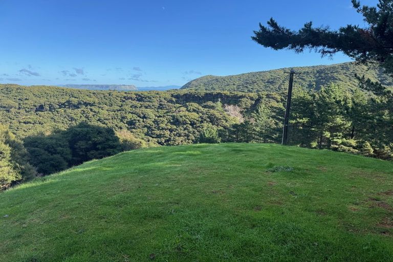 Photo of property in 104 Airlie Road, Plimmerton, Porirua, 5026