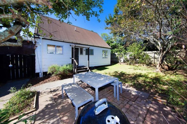 Photo of property in 1/252 Birkdale Road, Birkdale, Auckland, 0626