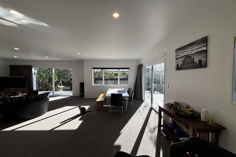 Photo of property in 17 Atiawa Street, Glen Avon, New Plymouth, 4312