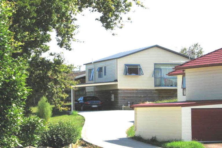 Photo of property in 4/30 Trojan Crescent, New Lynn, Auckland, 0600