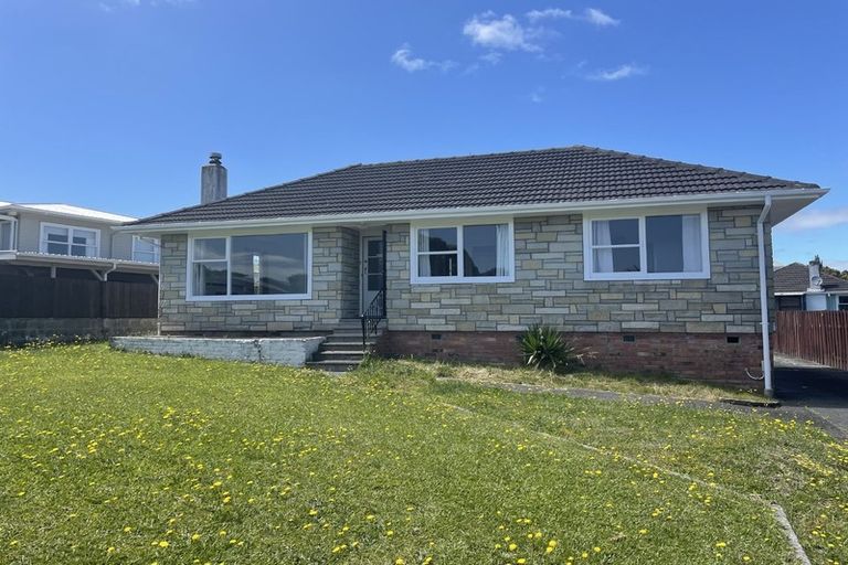 Photo of property in 15 Kaikoura Street, Henderson, Auckland, 0612