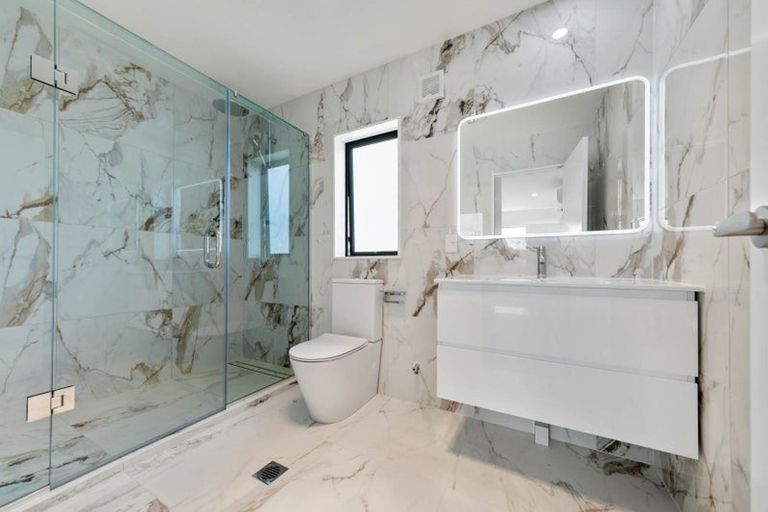 Photo of property in 90c Seymour Road, Sunnyvale, Auckland, 0612