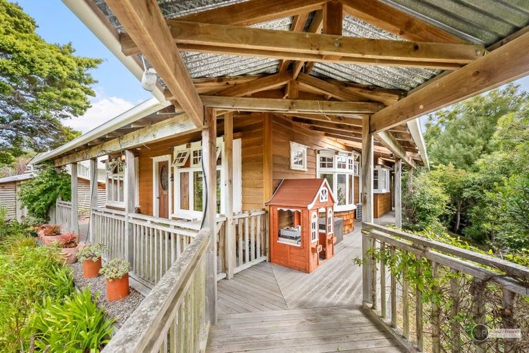 Photo of property in 6 Prouse Grove, Silverstream, Upper Hutt, 5019