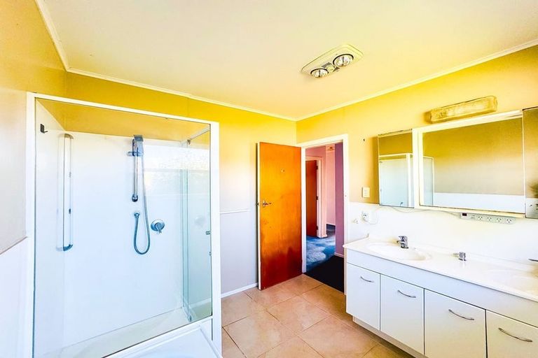 Photo of property in 28 Lewis Street, Glenview, Hamilton, 3206