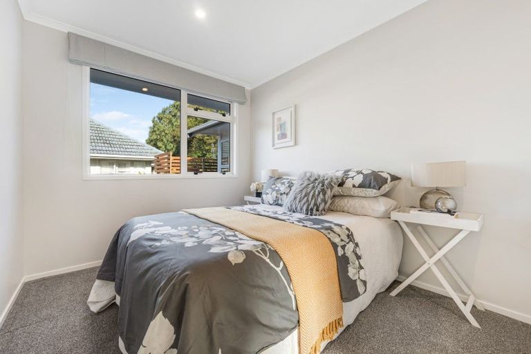 Photo of property in 10a Tomintoul Place, Highland Park, Auckland, 2010
