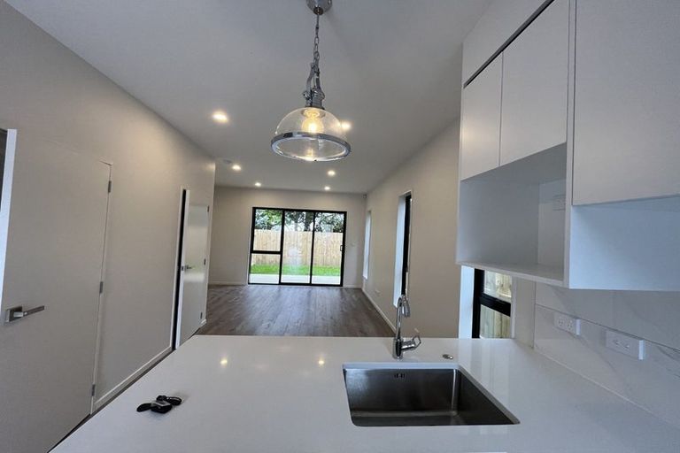 Photo of property in 10/241 Don Buck Road, Massey, Auckland, 0614