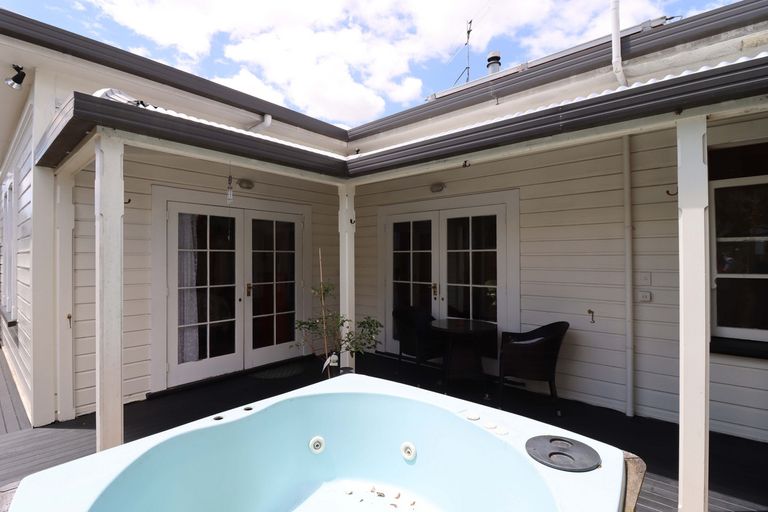Photo of property in 8 Victoria Street, Carterton, 5713
