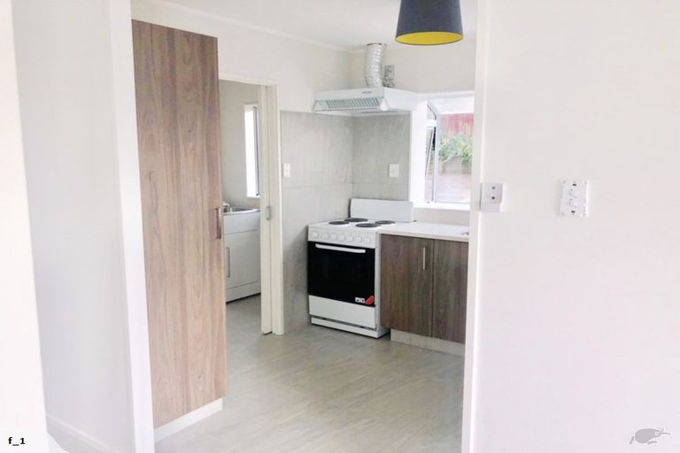 Photo of property in 11 Kearney Place, Massey, Auckland, 0614