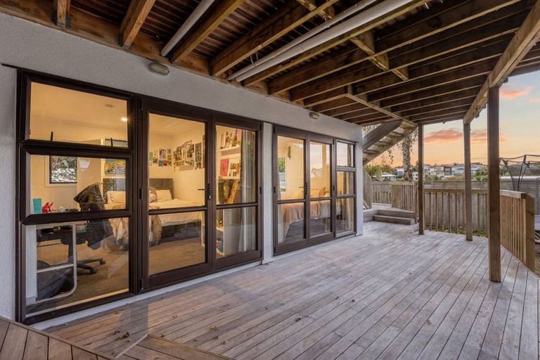 Photo of property in 12 Braemar Road, Rothesay Bay, Auckland, 0630